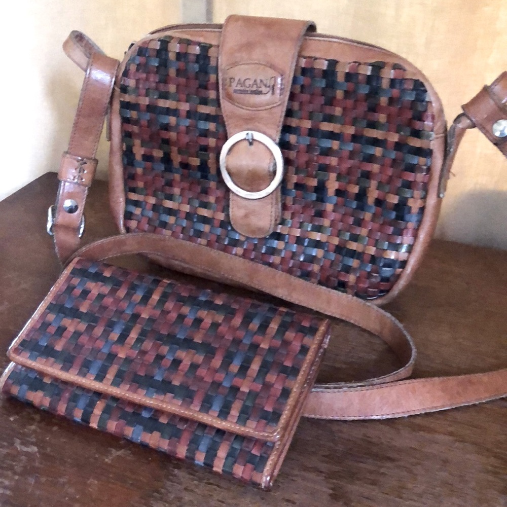 $275 Pagini Made in Italy genuine Leather vintage cross body purse with wallet